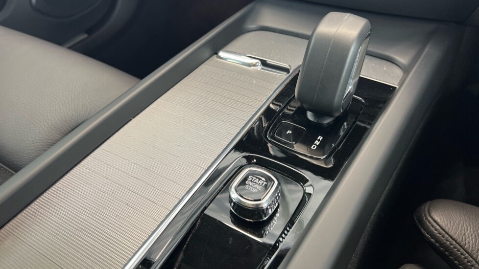 Used Volvo V60 2025 for sale - 77346856: Photo 25