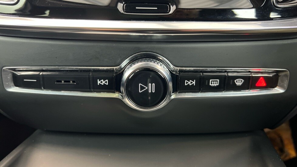 Used Volvo V60 2025 for sale - 77346856: Photo 65