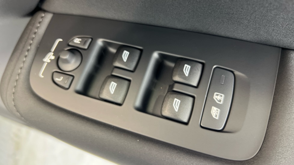 Used Volvo XC60 2026 for sale - 78009089: Photo 24