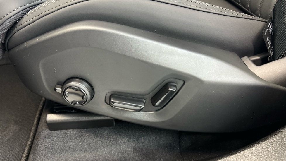 Used Volvo XC60 2026 for sale - 78009089: Photo 40