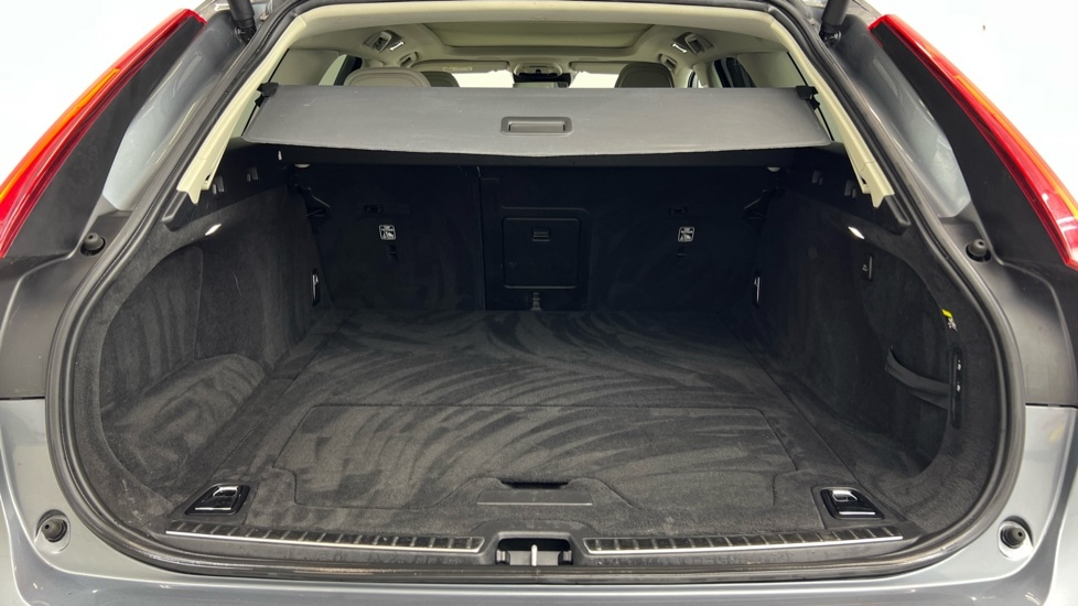 Used Volvo V90 2018 for sale - 77018278: Photo 45