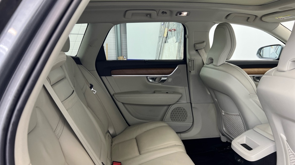 Used Volvo V90 2018 for sale - 77018278: Photo 6