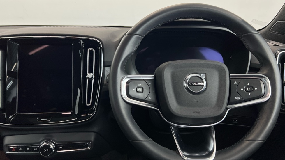 Used Volvo XC40 2023 for sale - 77102577: Photo 10