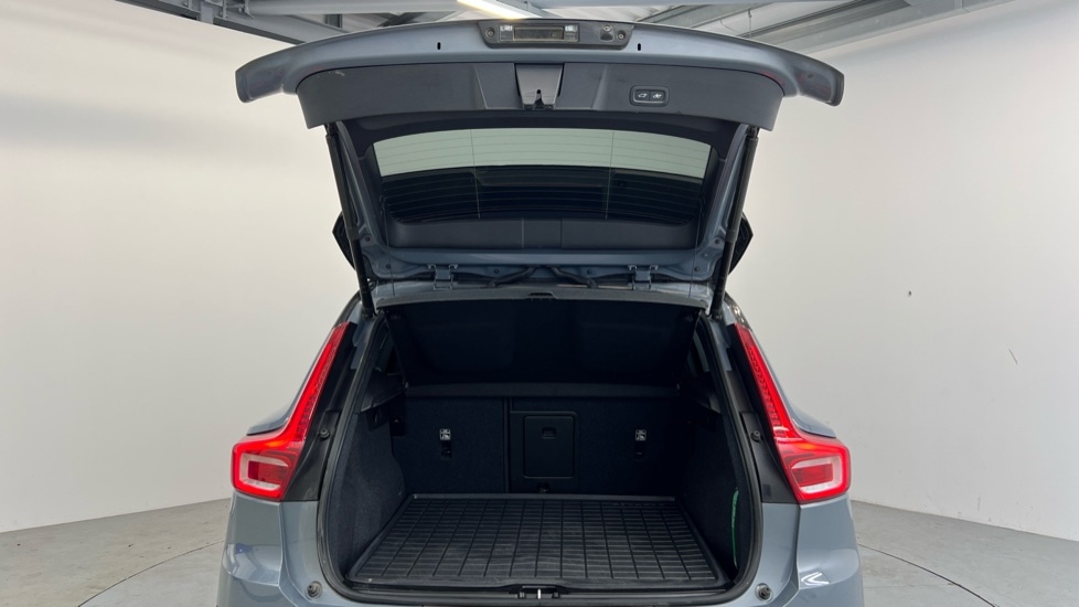 Used Volvo XC40 2023 for sale - 77102577: Photo 13