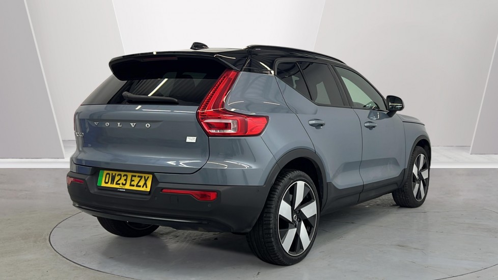 Used Volvo XC40 2023 for sale - 77102577: Photo 2