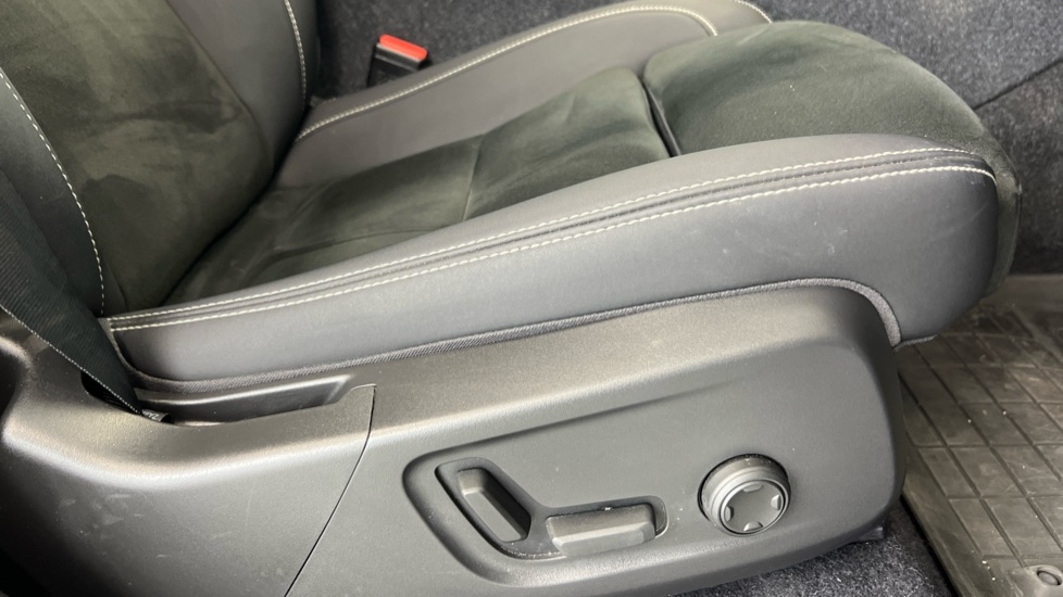 Used Volvo XC40 2023 for sale - 77102577: Photo 30