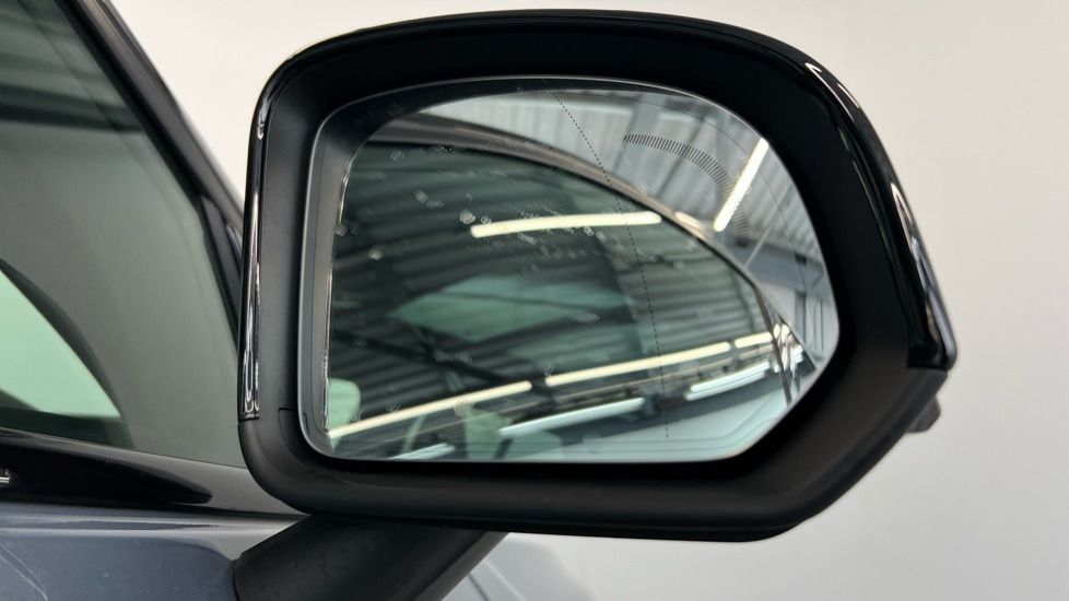 Used Volvo XC40 2023 for sale - 77102577: Photo 32