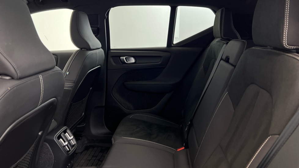 Used Volvo XC40 2023 for sale - 77102577: Photo 33