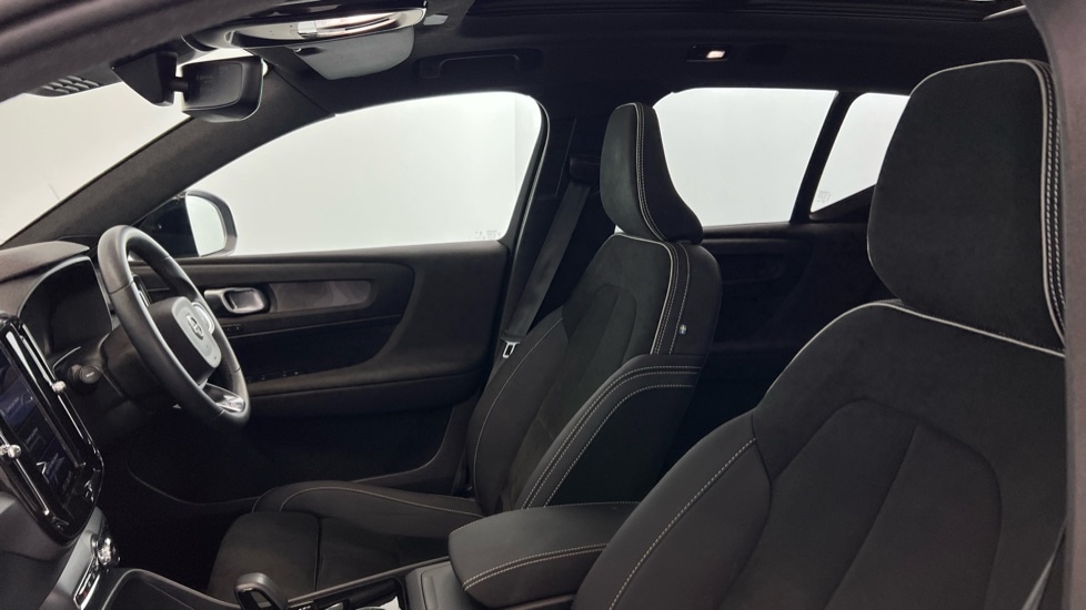 Used Volvo XC40 2023 for sale - 77102577: Photo 37