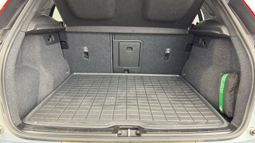 Used Volvo XC40 2023 for sale - 77102577: Photo 47