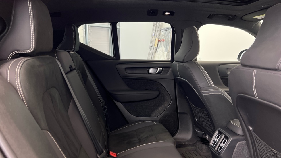 Used Volvo XC40 2023 for sale - 77102577: Photo 6