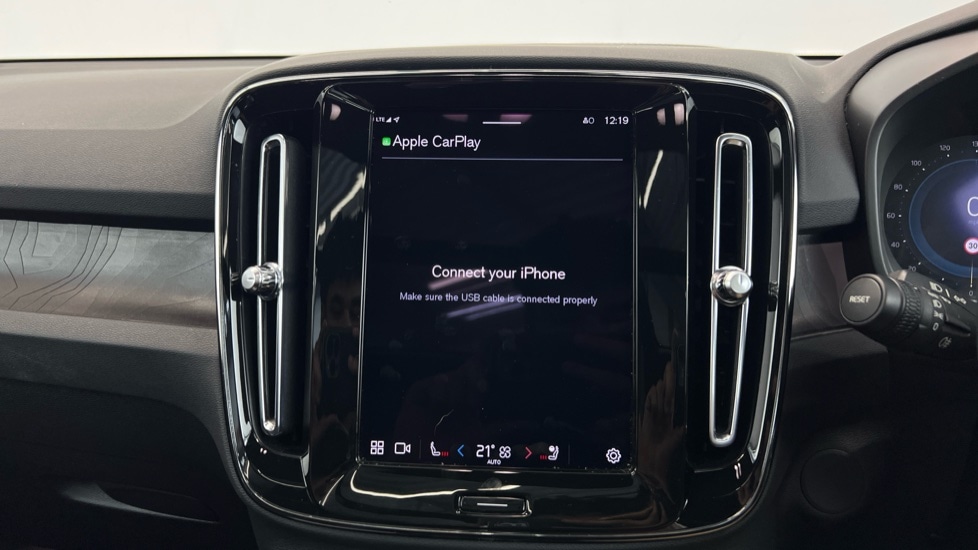 Used Volvo XC40 2023 for sale - 77102577: Photo 64