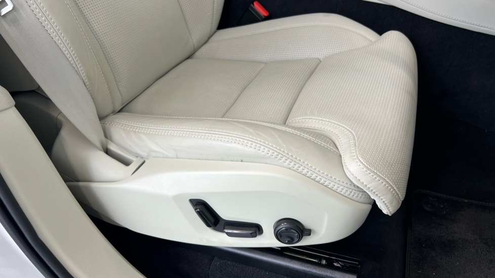 Used Volvo XC90 2024 for sale - 76933229: Photo 30