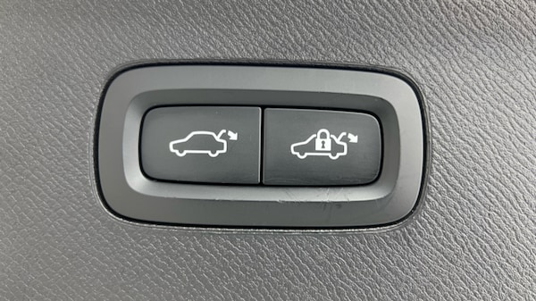 Used Volvo XC90 2023 for sale - 76191131: Photo 35