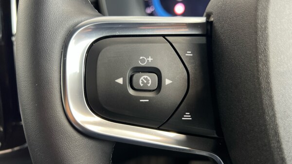 Used Volvo XC40 2025 for sale - 76191053: Photo 21