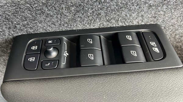 Used Volvo XC40 2025 for sale - 76191053: Photo 24