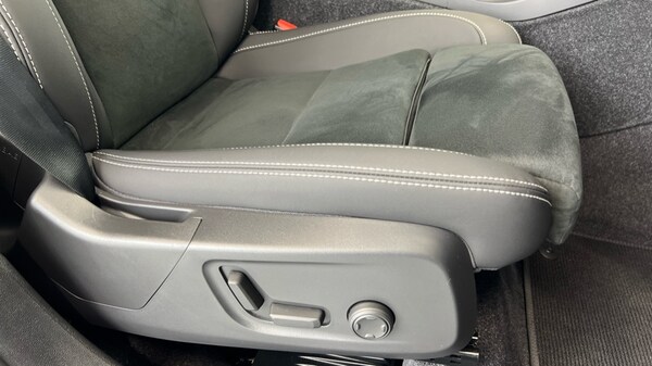 Used Volvo XC40 2025 for sale - 76191053: Photo 30