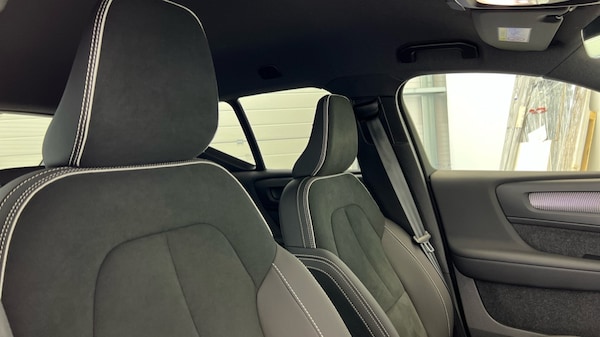 Used Volvo XC40 2025 for sale - 76191053: Photo 31