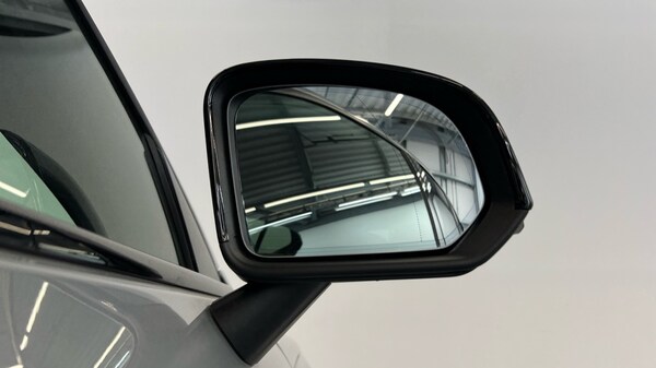 Used Volvo XC40 2025 for sale - 76191053: Photo 32