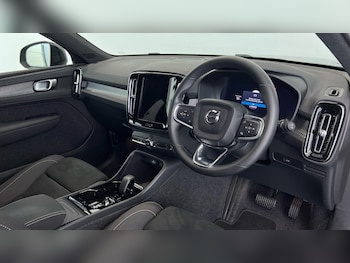Used Volvo XC40 2025 for sale - 76191053: Photo 4