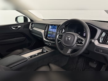 Used Volvo XC60 2022 for sale - 76722243: Photo
