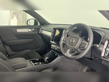 Used Volvo XC40 2025 for sale - 79582505: Photo