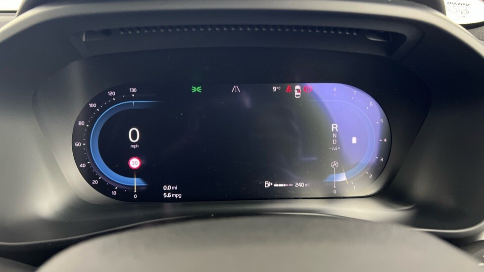 Used Volvo XC40 2023 for sale - 77480213: Photo 11