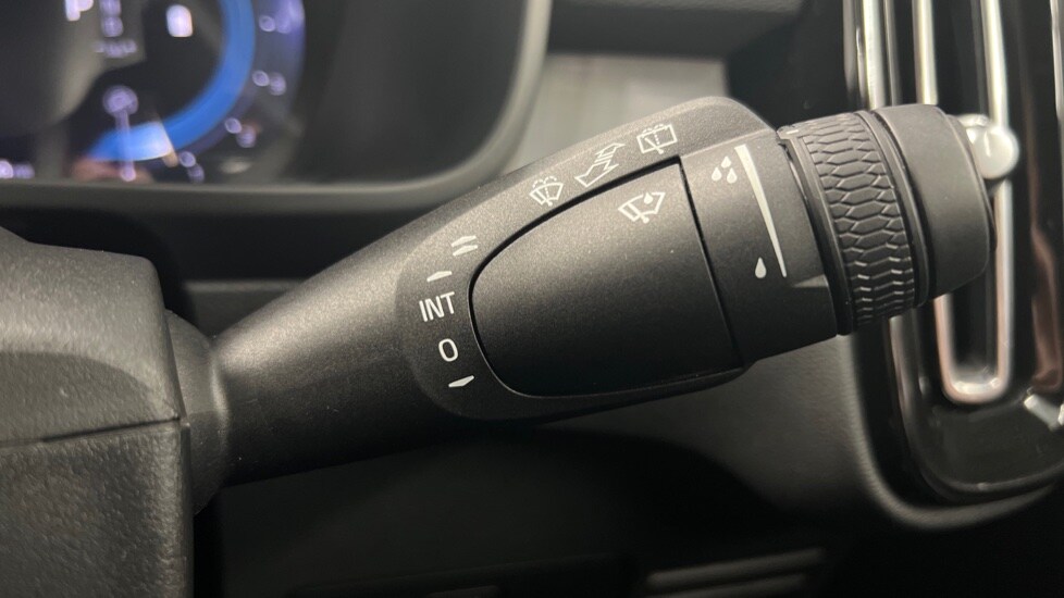 Used Volvo XC40 2023 for sale - 77480213: Photo 25