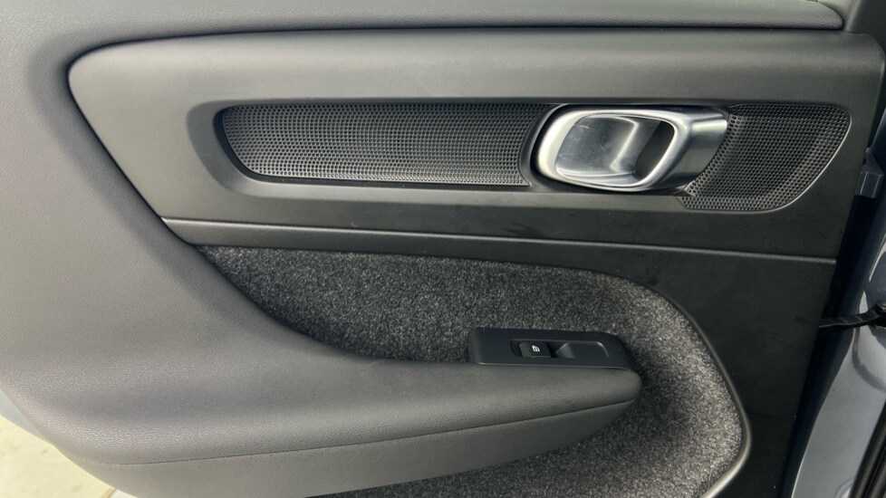 Used Volvo XC40 2023 for sale - 77480213: Photo 47