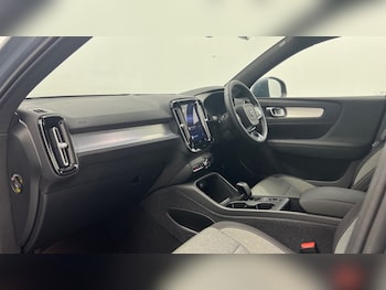 Used Volvo XC40 2023 for sale - 77480213: Photo