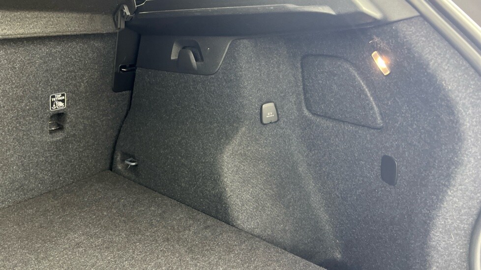 Used Volvo XC40 2023 for sale - 77480213: Photo 54