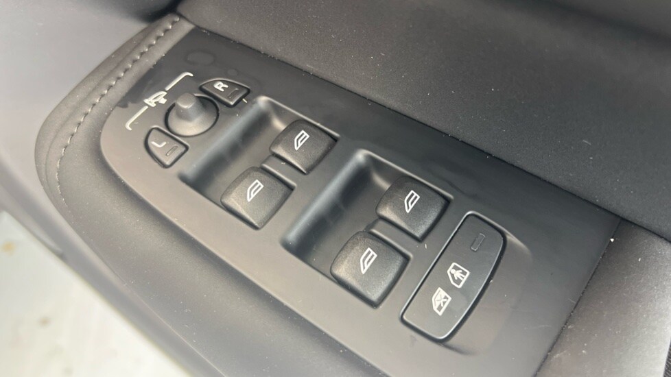 Used Volvo XC60 2025 for sale - 77499574: Photo 24