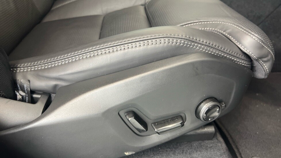 Used Volvo XC60 2025 for sale - 77499574: Photo 30