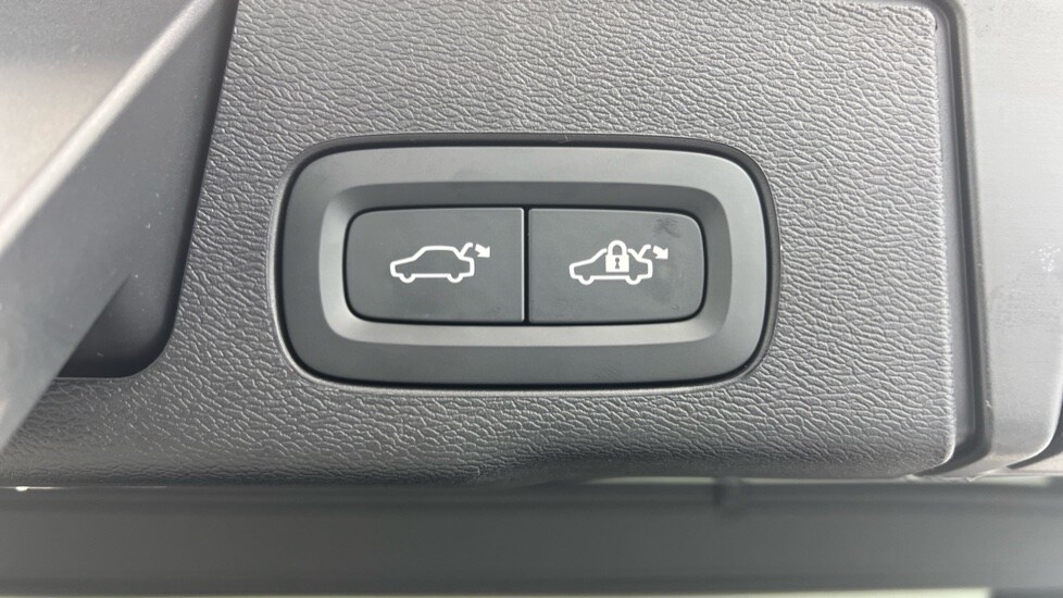 Used Volvo XC60 2025 for sale - 77499574: Photo 35