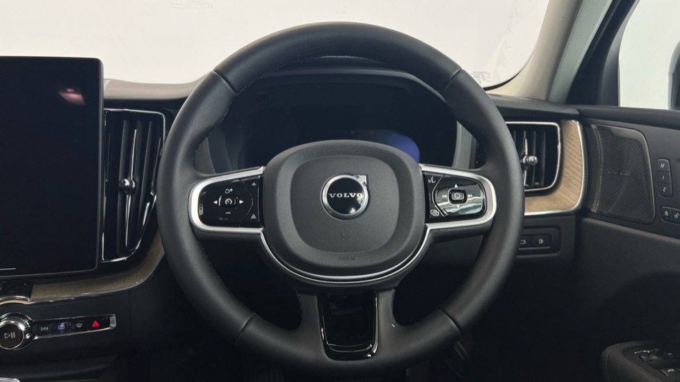Used Volvo XC60 2026 for sale - 77560613: Photo 10