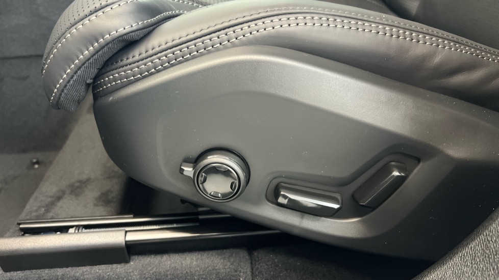 Used Volvo XC60 2026 for sale - 77560613: Photo 39