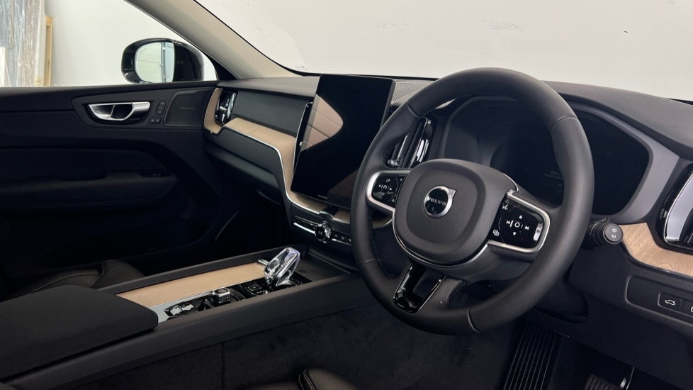 Used Volvo XC60 2026 for sale - 77560613: Photo 4