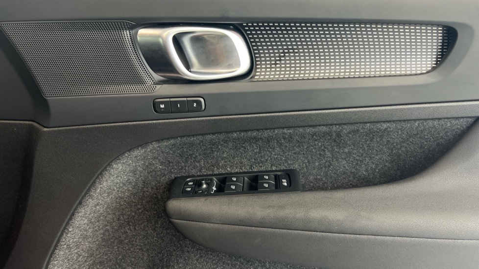 Used Volvo XC40 2025 for sale - 76556860: Photo 28