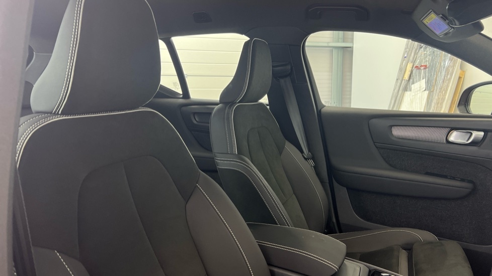 Used Volvo XC40 2025 for sale - 76556860: Photo 30