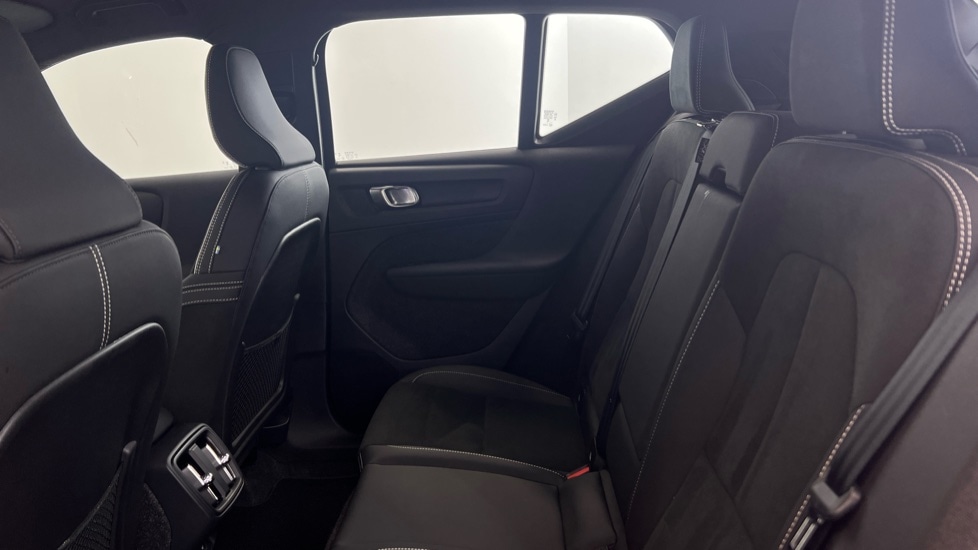 Used Volvo XC40 2025 for sale - 76556860: Photo 32