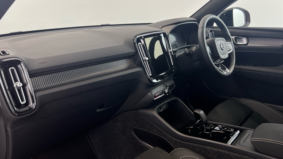 Used Volvo XC40 2025 for sale - 76556860: Photo 35