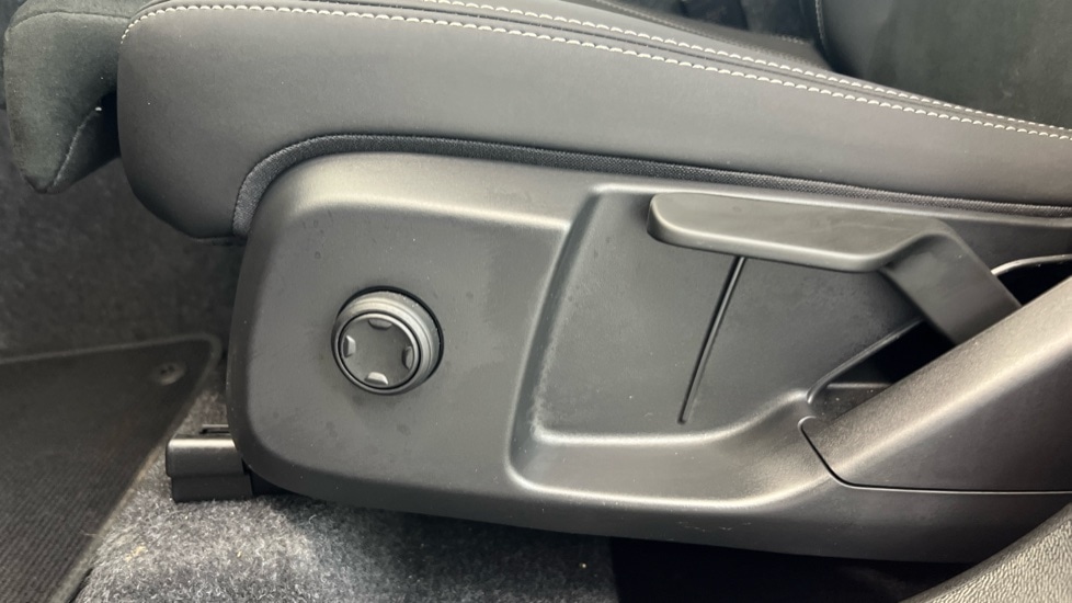 Used Volvo XC40 2025 for sale - 76556860: Photo 38