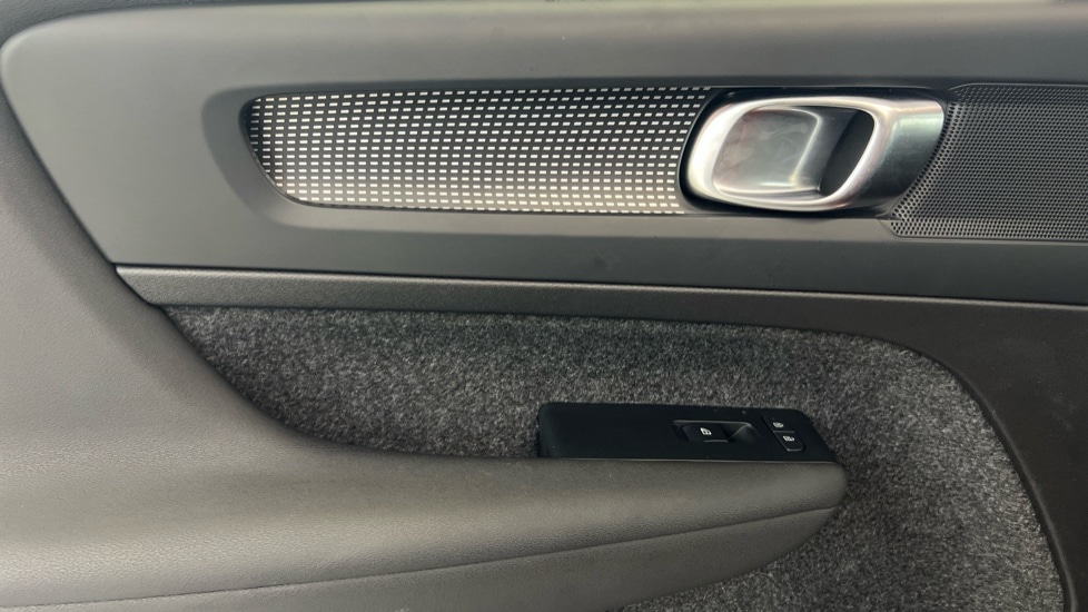 Used Volvo XC40 2025 for sale - 76556860: Photo 39