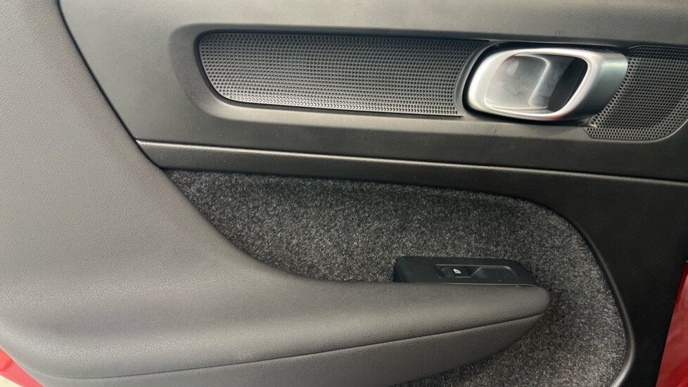 Used Volvo XC40 2025 for sale - 76556860: Photo 43