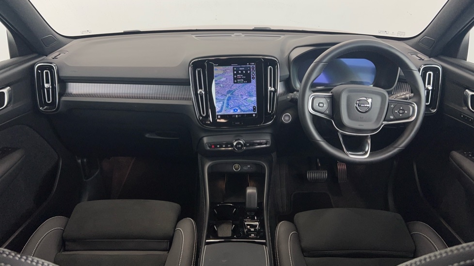 Used Volvo XC40 2025 for sale - 76556860: Photo 5