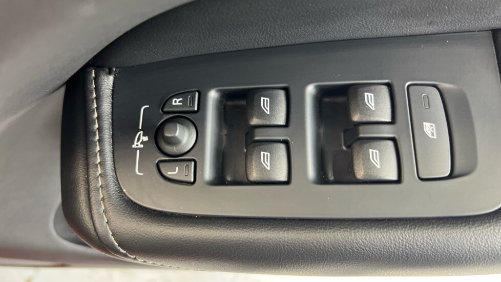 Used Volvo XC60 2021 for sale - 78128933: Photo 24