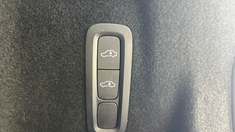 Used Volvo XC60 2021 for sale - 78128933: Photo 54