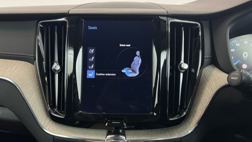 Used Volvo XC60 2021 for sale - 78128933: Photo 71