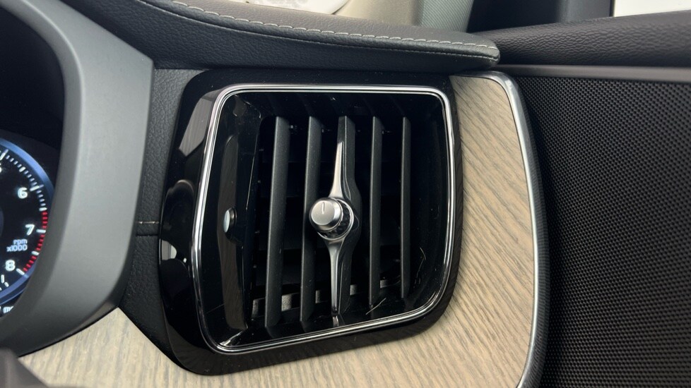 Used Volvo XC60 2021 for sale - 78128933: Photo 72