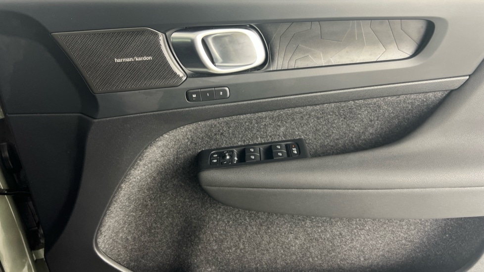 Used Volvo XC40 2024 for sale - 77244675: Photo 29